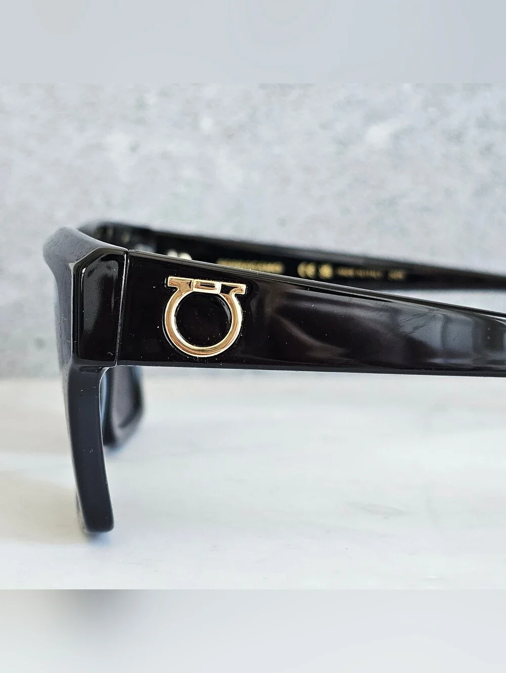 🖤 Ferragamo Gancini Sunglasses 🖤